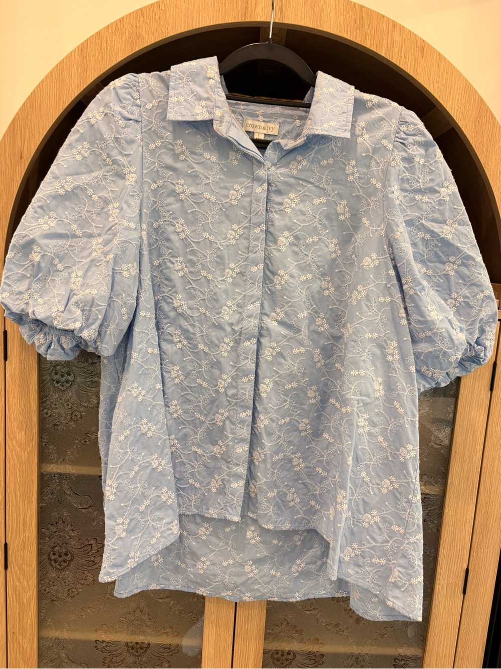 crown & ivy Light Blue Floral Eyelet Puff-Sleeve Blouse